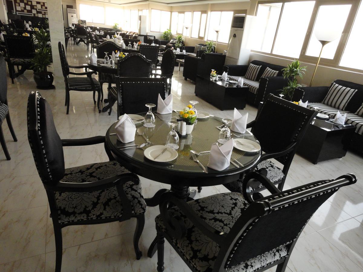 Al Andalus Plaza Hotel Manáma Exteriér fotografie